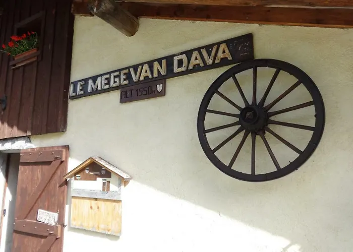 Le Megevan לינה וארוחת בוקר 3*