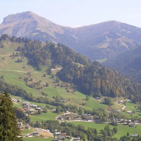 Le Mègevan D'alpage à 1550m Bed & Breakfast 3*